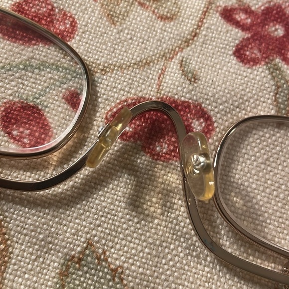 Vintage Stylish Gold Metal Frame Women's Makeup Magnifying Flip Down Glasses - Picture 8 of 8